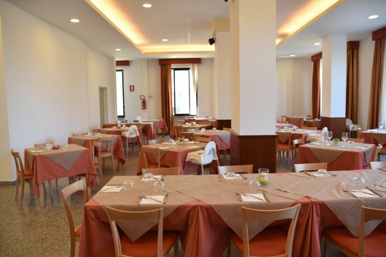 Hotel Excelsior Montesilvano Marina المظهر الخارجي الصورة
