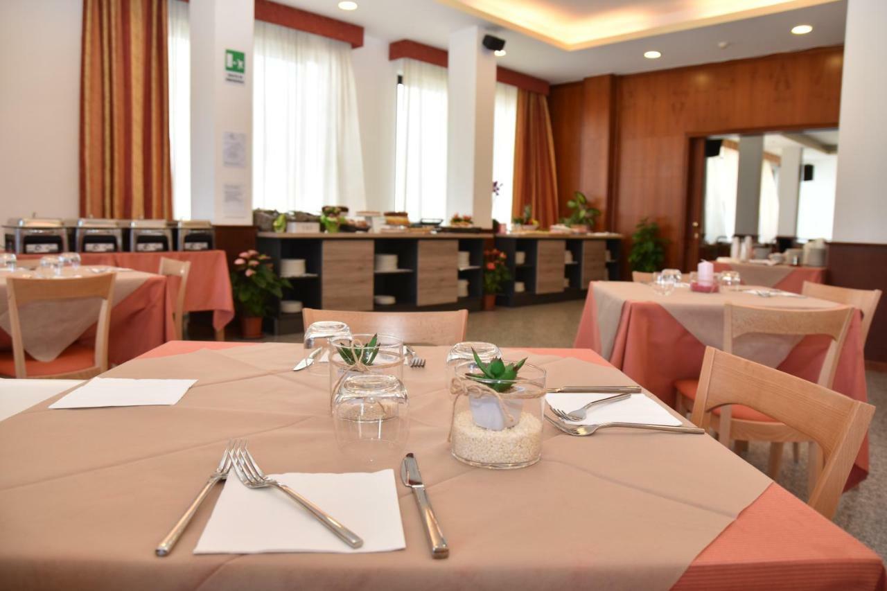 Hotel Excelsior Montesilvano Marina المظهر الخارجي الصورة